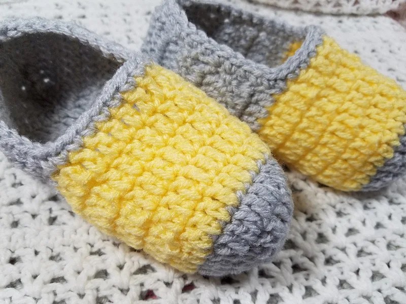 Two Color Crochet Ballet Slippers — finished piece, photo from the original Poochie Baby blog post